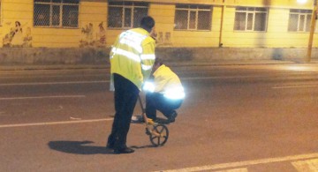Copil de 5 ani, lăsat nesupravegheat, lovit de o maşină